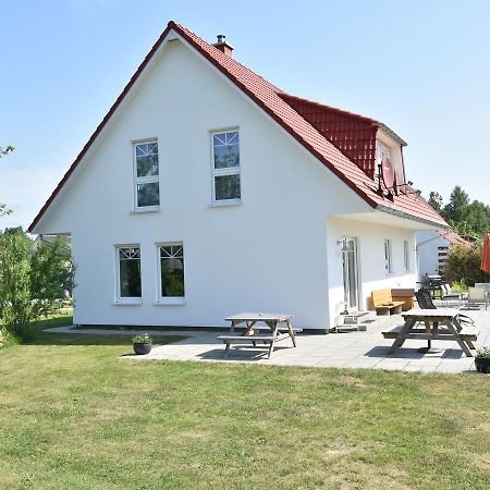Spacious Holiday Home In Hornstorf With Trampoline Buitenkant foto