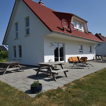 Spacious Holiday Home In Hornstorf With Trampoline Buitenkant foto